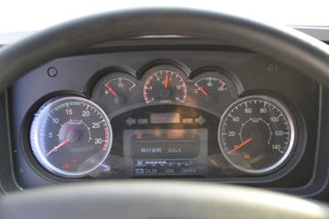 �ൺ��� ��V 220���� 6X2 6.8����ж��ͼƬ