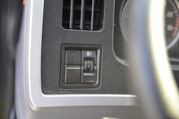 �ൺ��� ��V 220���� 6X2 6.8����ж��ͼƬ