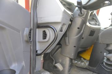 �ൺ��� ��V 220���� 6X2 6.8����ж��ͼƬ