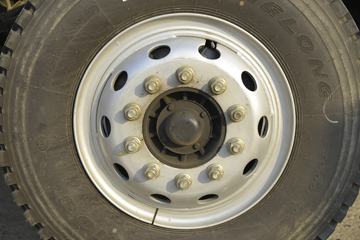 �ൺ��� ��V 220���� 6X2 6.8����ж��ͼƬ