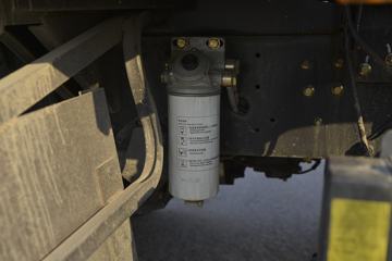 �ൺ��� ��V 220���� 6X2 6.8����ж��ͼƬ