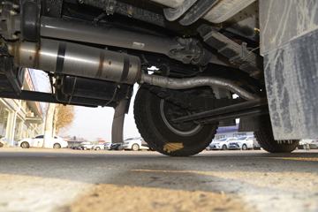�ൺ��� ��V 220���� 6X2 6.8����ж��ͼƬ