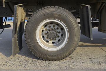 �ൺ��� ��V 220���� 6X2 6.8����ж��ͼƬ