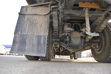 �ൺ��� ��V 220���� 6X2 6.8����ж��ͼƬ