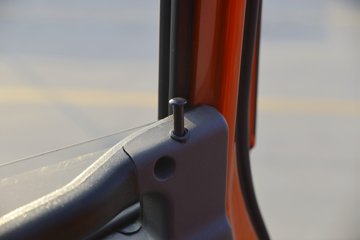 �ൺ��� ��V 220���� 6X2 7.1����ж��ͼƬ