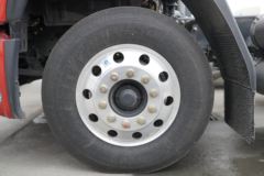 东风柳汽 乘龙H5中卡 240马力 4X2 6.8米仓栅式载货车(153后桥)(LZ5182CCYM3AB)