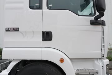 �й����� �ǵ¿�SITRAK G5�ؿ� 240���� 4X2 9.6����ʽ�ػ���(ZZ5186XXYN711GE1)ͼƬ