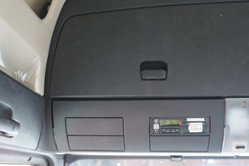 �й����� �ǵ¿�SITRAK G5�ؿ� 240���� 4X2 9.6����ʽ�ػ���(ZZ5186XXYN711GE1)ͼƬ