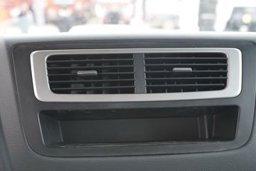 �й����� �ǵ¿�SITRAK G5�ؿ� 240���� 4X2 9.6����ʽ�ػ���(ZZ5186XXYN711GE1)ͼƬ