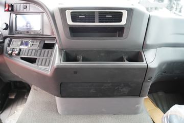 �й����� �ǵ¿�SITRAK G5�ؿ� 240���� 4X2 9.6����ʽ�ػ���(ZZ5186XXYN711GE1)ͼƬ