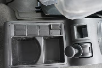 �й����� �ǵ¿�SITRAK G5�ؿ� 240���� 4X2 9.6����ʽ�ػ���(ZZ5186XXYN711GE1)ͼƬ