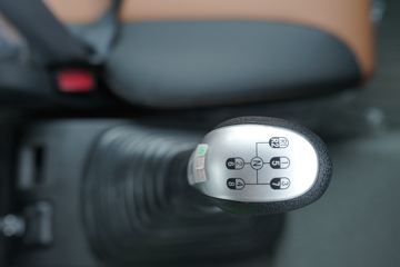 �й����� �ǵ¿�SITRAK G5�ؿ� 240���� 4X2 9.6����ʽ�ػ���(ZZ5186XXYN711GE1)ͼƬ