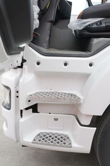 �й����� �ǵ¿�SITRAK G5�ؿ� 240���� 4X2 9.6����ʽ�ػ���(ZZ5186XXYN711GE1)ͼƬ