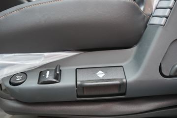 �й����� �ǵ¿�SITRAK G5�ؿ� 240���� 4X2 9.6����ʽ�ػ���(ZZ5186XXYN711GE1)ͼƬ