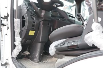 �й����� �ǵ¿�SITRAK G5�ؿ� 240���� 4X2 9.6����ʽ�ػ���(ZZ5186XXYN711GE1)ͼƬ