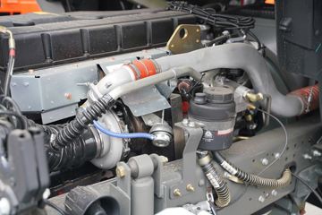 �й����� �ǵ¿�SITRAK G5�ؿ� 240���� 4X2 9.6����ʽ�ػ���ͼƬ