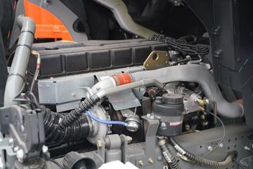 �й����� �ǵ¿�SITRAK G5�ؿ� 240���� 4X2 9.6����ʽ�ػ���ͼƬ