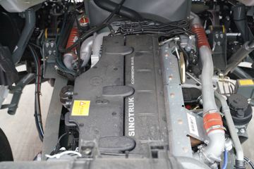 �й����� �ǵ¿�SITRAK G5�ؿ� 240���� 4X2 9.6����ʽ�ػ���ͼƬ