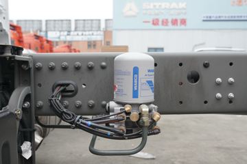 �й����� �ǵ¿�SITRAK G5�ؿ� 240���� 4X2 9.6����ʽ�ػ���ͼƬ