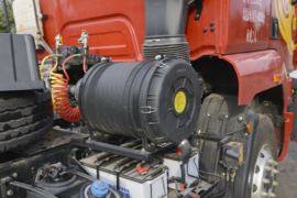 凤凰C5&nbsp;牵引车底盘                                                图片