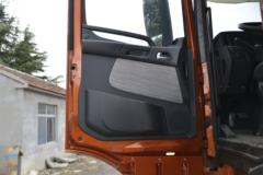 联合卡车 U330重卡 330马力 4X2牵引车(QCC4182D651)