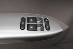 福田 奥铃智蓝 4.5T 4.18米单排纯电动栏板轻卡(BJ1045EVJA9)