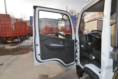 东风 凯普特K5 智悦版 125马力 4米单排厢式轻卡(EQ5030XXY3CQDFAC)