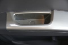 福田 奥铃大黄蜂 220马力 6.8米排半栏板载货车(BJ1186VKPFK-A1)