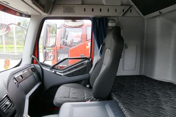 һ����� ��J6P�ؿ� ��ֵ�� 420���� 6X4ǣ����(CA4250P66K24T1E5)ͼƬ