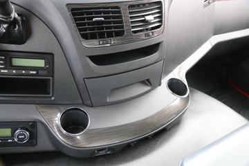 һ����� ��J6P�ؿ� ��ֵ�� 420���� 6X4ǣ����(CA4250P66K24T1E5)ͼƬ