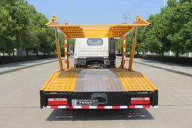 东风多利卡底盘&nbsp;中置轴车辆运输车外观图片