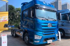 一汽解放 J7重卡 470马力 6X4 LNG AMT自动挡牵引车(国六)(CA4250P77M25T1E6)