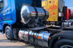 一汽解放 J7重卡 470马力 6X4 LNG AMT自动挡牵引车(国六)(CA4250P77M25T1E6)