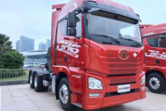 青岛解放 JH6重卡 领航版 470马力 6X4 LNG AMT自动档牵引车(国六)(CA4250P25K2T1NE6A80)