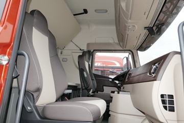 �ൺ��� JH6�ؿ� �캽�� 470���� 6X4 LNG AMT�Զ���ǣ����(����)(CA4250P25K2T1NE6A80)ͼƬ