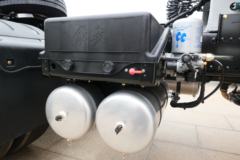 青岛解放 JH6重卡 领航版 470马力 6X4 LNG AMT自动档牵引车(国六)(CA4250P25K2T1NE6A80)
