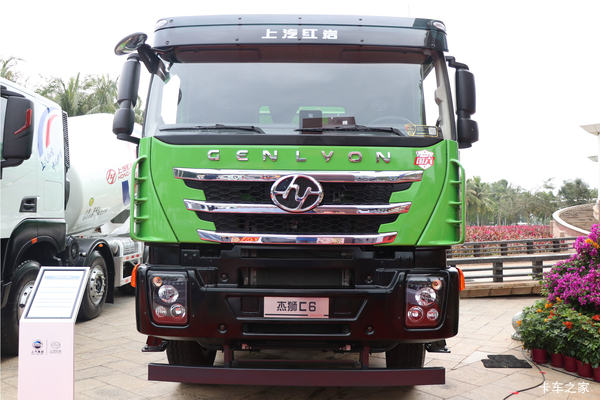上汽红岩 杰狮C6 复合版 400马力 8X4 5.8米LNG自卸车(国六)(CQ3317HD12306T)