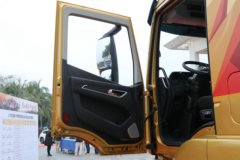 上汽红岩 杰虎H6 450马力 6X4牵引车(CQ4256SXVG334) 上汽红岩 杰虎H6 450马力 6X4牵引车(CQ4256SXVG334)