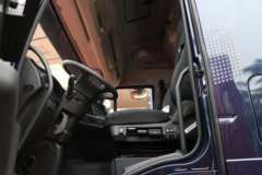 上汽红岩 杰狮C6重卡 440马力 6X4 LNG AMT自动挡牵引车(国六)(CQ4257HD12384T) 上汽红岩 杰狮C6重卡 440马力 6X4 LNG AMT自动挡牵引车(国六)(CQ4257HD12384T)