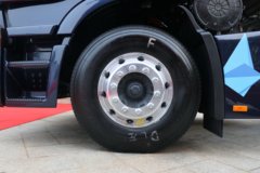 上汽红岩 杰狮C6重卡 440马力 6X4 LNG AMT自动挡牵引车(国六)(CQ4257HD12384T) 上汽红岩 杰狮C6重卡 440马力 6X4 LNG AMT自动挡牵引车(国六)(CQ4257HD12384T)