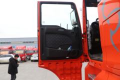 中国重汽 汕德卡SITRAK C7H重卡 540马力 6X4 AMT自动挡牵引车(ZZ4256V324HE1B)