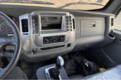 东风华神 T16 4.5T 4.15米单排纯电动仓栅式轻卡(EQ5040CCYTZBEV2)81.14kWh