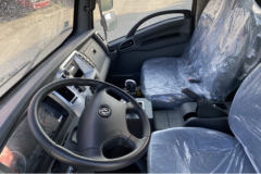 东风华神 T16 4.5T 4.15米单排纯电动仓栅式轻卡(EQ5040CCYTZBEV2)81.14kWh