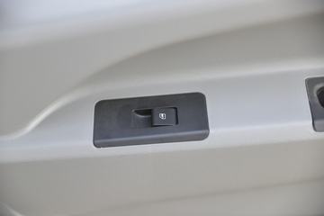 йHOWO ϵ 110 3.65׵ʽῨ(ZZ5047XXYC3314E145-2)ͼƬ