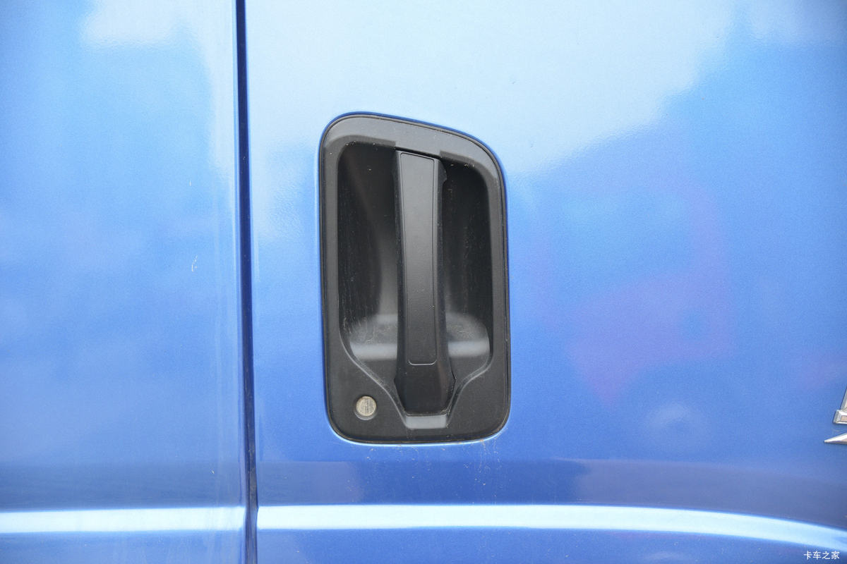 �ɵ��³� T6ϵ�� 220���� 6X2 5.2����ж��(����)���                                                