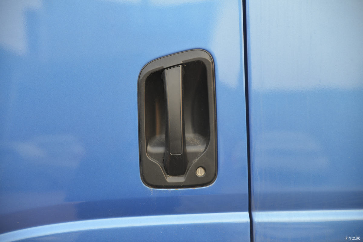 �ɵ��³� T6ϵ�� 220���� 6X2 5.2����ж��(����)���                                                