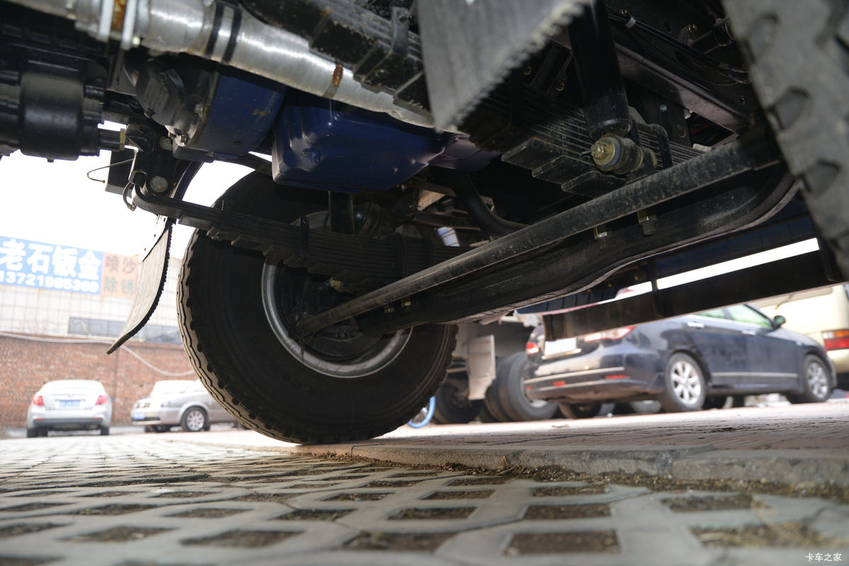 �ɵ��³� T6ϵ�� 220���� 6X2 5.2����ж��(����)����                                                