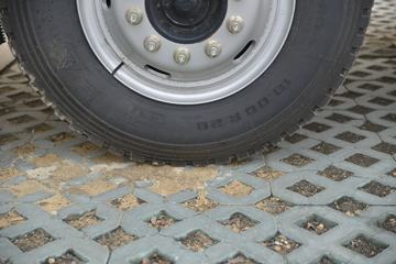 �ɵ��³� T6ϵ�� 220���� 6X2 5.2����ж��(����)ͼƬ