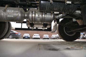 �ɵ��³� T6ϵ�� 220���� 6X2 5.2����ж��(����)ͼƬ