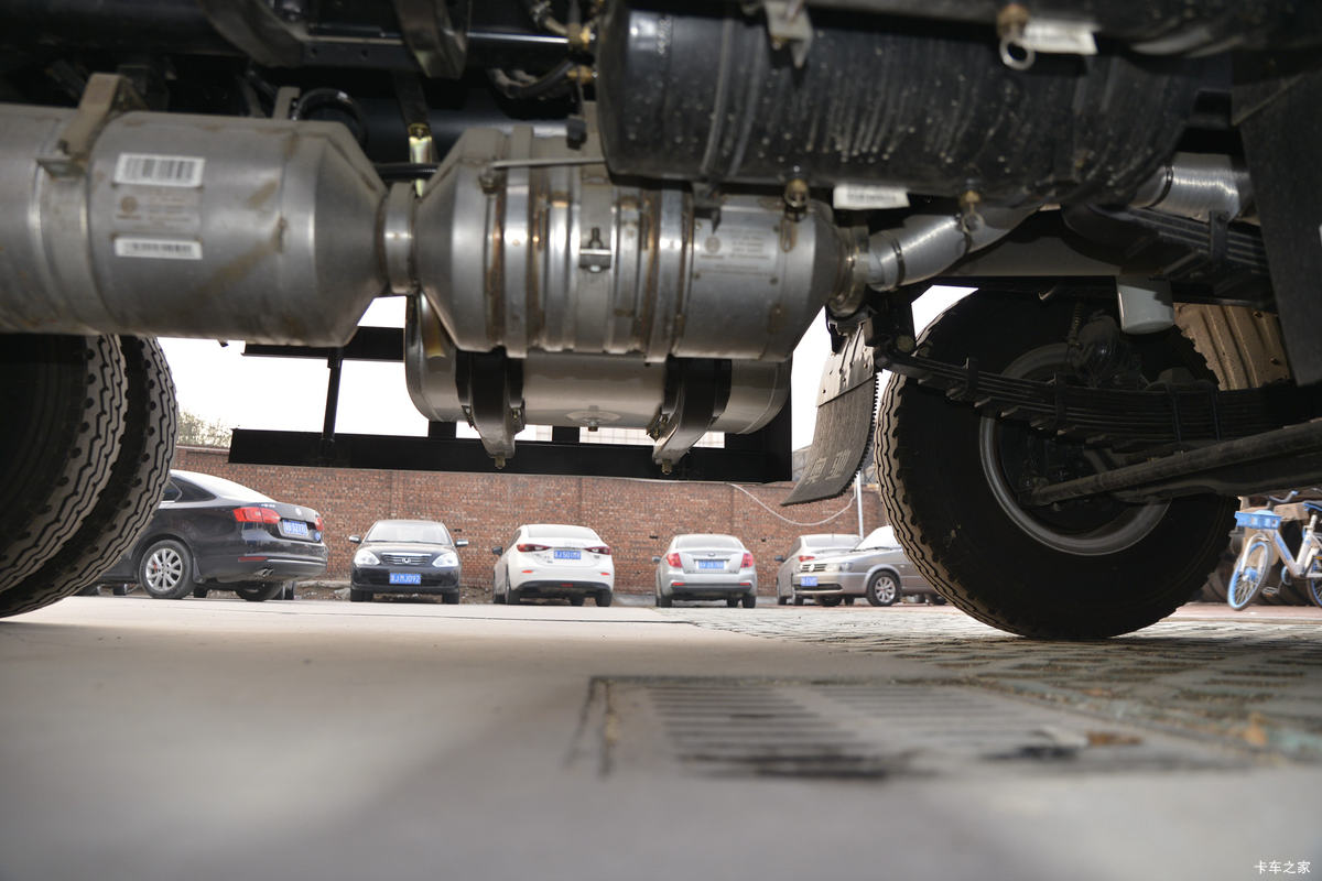 �ɵ��³� T6ϵ�� 220���� 6X2 5.2����ж��(����)����                                                